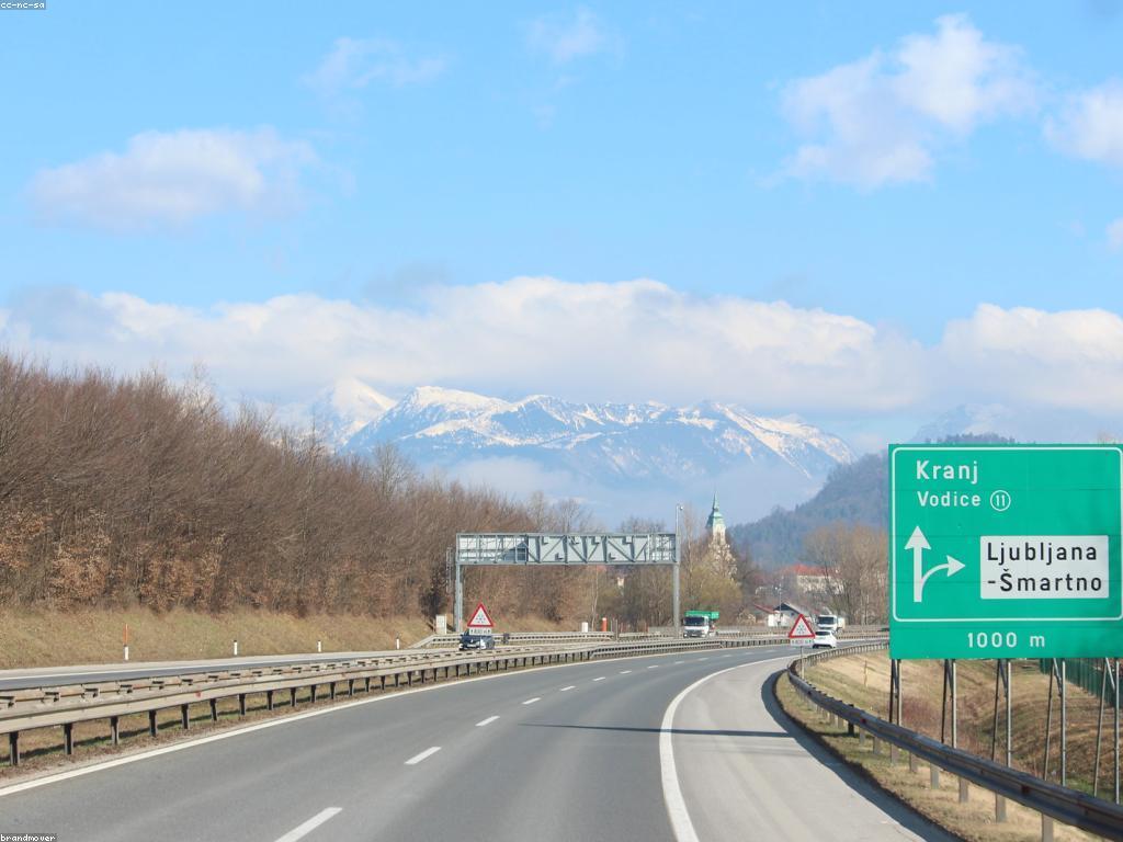 សកម្មភាពពិសេសក្នុងការអភិវឌ្ឍន៍សង្គម