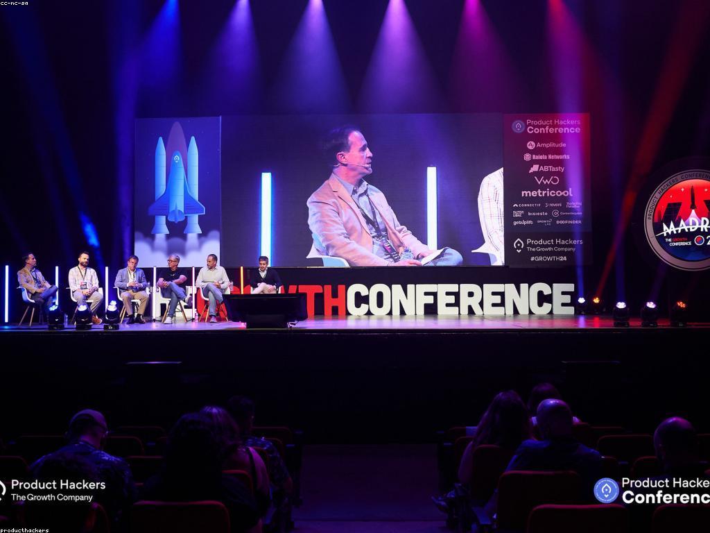 ការបង្ហាញពីផលិតផល និងសេវាកម្ម